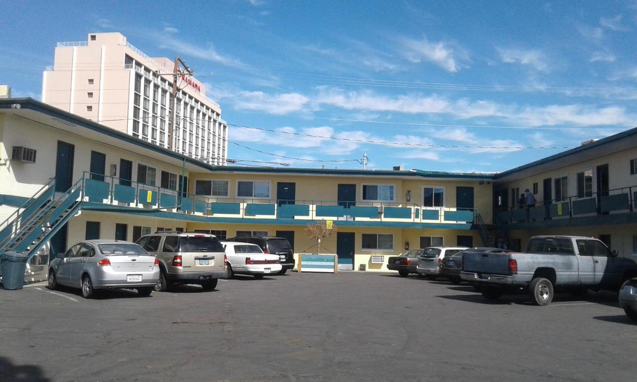 Reno 8 Motel Exterior photo